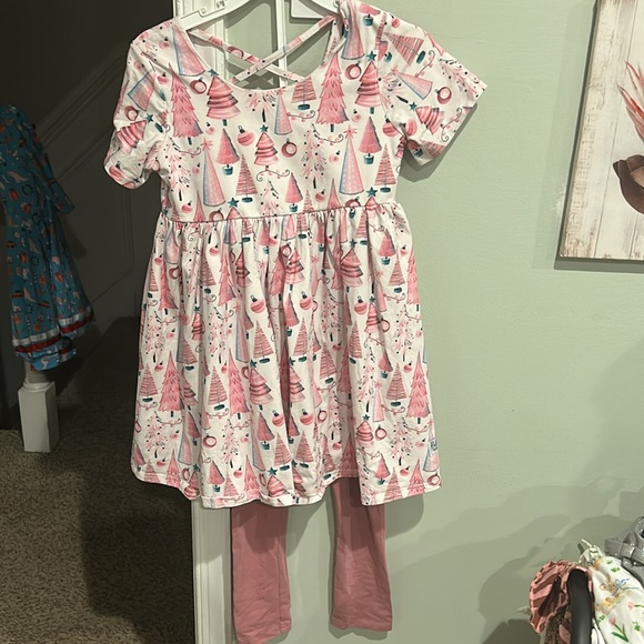 Bella & Omi Girls size 8 Pink Christmas Tree print Tunic & leggings -so adorable - Picture 2 of 8